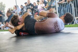 Arm bar in competition